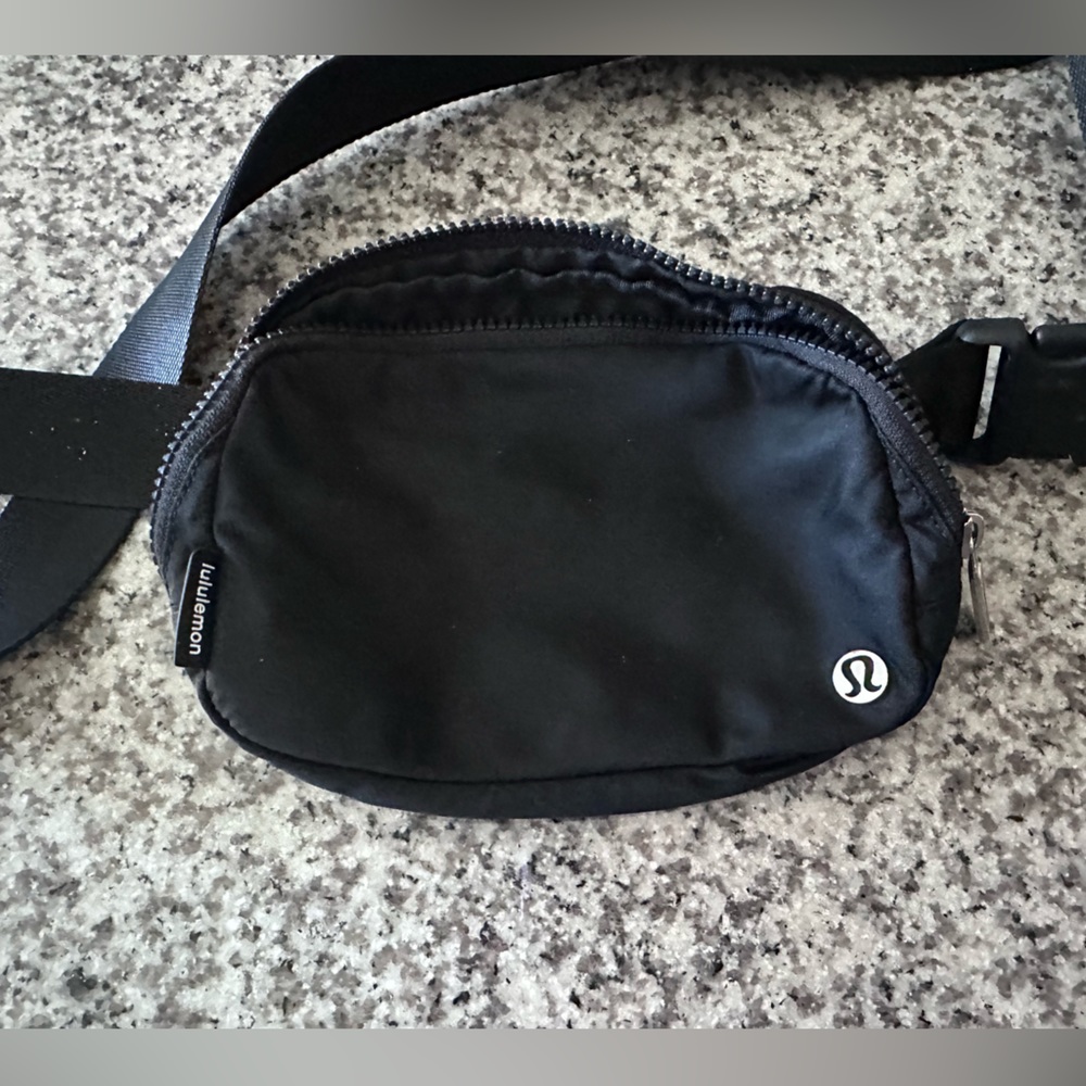 Black Lululemon Crossbody